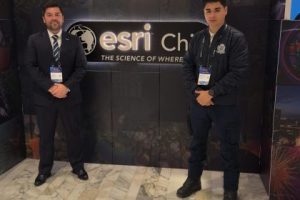 Departamento de Operaciones A&eacute;reas del CBS particip&oacute; de Conferencia de Usuarios Esri Chile 2025
