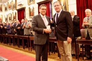 Voluntario Honorario Renato Bueno, de la 17&ordf; Compa&ntilde;&iacute;a, es el nuevo Tesorero General del CBS