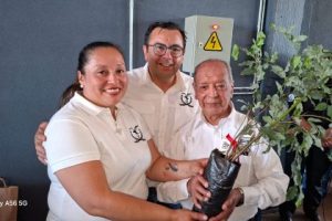 La Pe&ntilde;a de los 50 lleva &aacute;rboles de camarader&iacute;a a 3&ordf; Compa&ntilde;&iacute;a del Cuerpo de Bomberos de Machal&iacute;