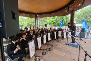 Brillante presentación de la Banda Instrumental del CBS en la Plaza de Armas de Santiago