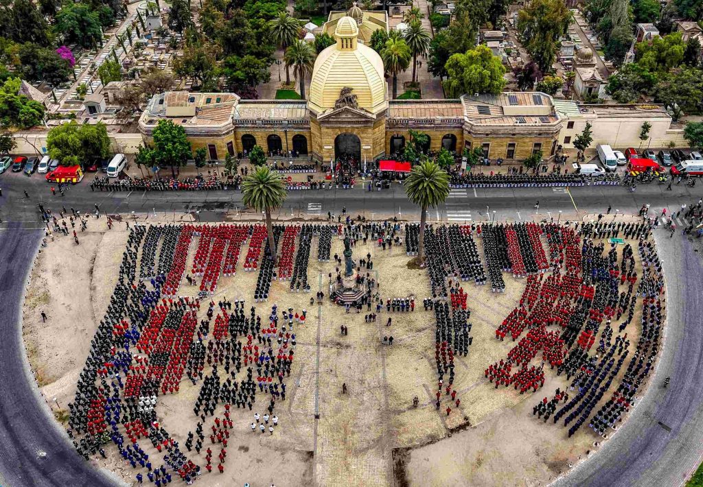 Paul Cristoffer Valenzuela Mu&ntilde;oz fue despedido por miles de bomberos