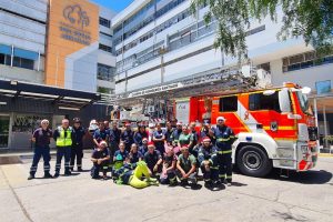 Viejito Pascuero del CBS llev&oacute; alegr&iacute;a a los ni&ntilde;os del Hospital San Borja-Arriar&aacute;n