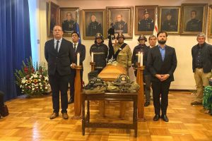 Presidente Boric visit&oacute; a la familia del M&aacute;rtir en el cuartel de la 6&ordf; Compa&ntilde;&iacute;a