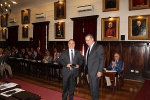 Voluntario Honorario Sergio Y&eacute;venes Santander recibi&oacute; las insignias como nuevo Tercer Comandante del CBS