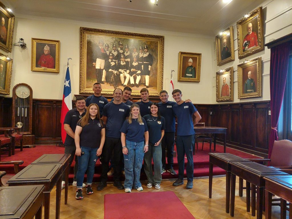 Bomberos de Adelia Mar&iacute;a realizan visita institucional al Cuerpo de Bomberos de Santiago
