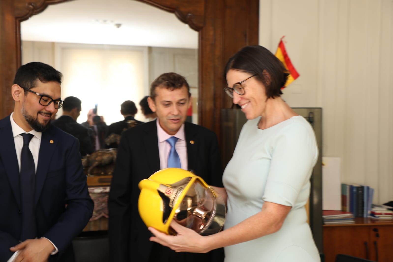 Embajadora de España recibió a Oficiales de la 10ª Compañía – Cuerpo de ...