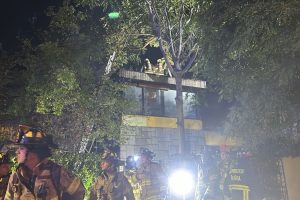 El Cuerpo de Bomberos de Santiago respondi&oacute; ante incendio en hogar de ancianos: una persona fallecida