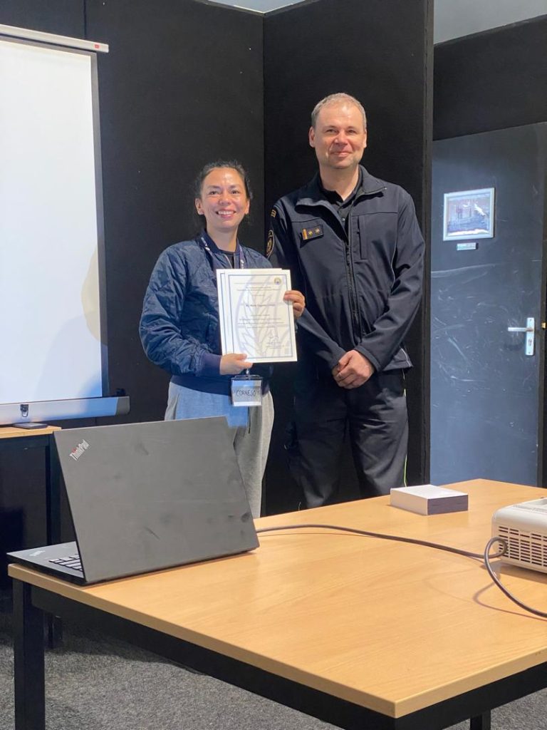 Voluntaria Honoraria de la 18&ordf; Compa&ntilde;&iacute;a particip&oacute; en curso para formar instructores de respuesta a emergencias qu&iacute;micas