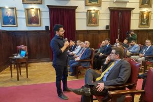 Chile Transparente ofreci&oacute; la primera de tres exposiciones a voluntarios del CBS