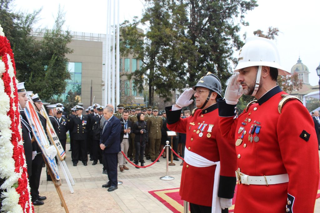 Bomberos de Santiago rindieron homenaje a los H&eacute;roes de Iquique