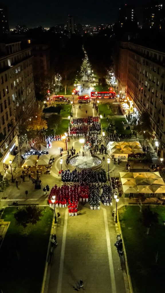 La ciudad y el Cuerpo de Bomberos de Santiago develaron estatua del Comandante Alfredo Santa Mar&iacute;a S&aacute;nchez