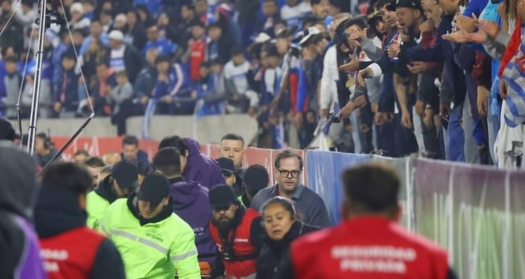Superintendente destac&oacute; a dos voluntarios que salvaron a hincha en partido UC-Colo Colo