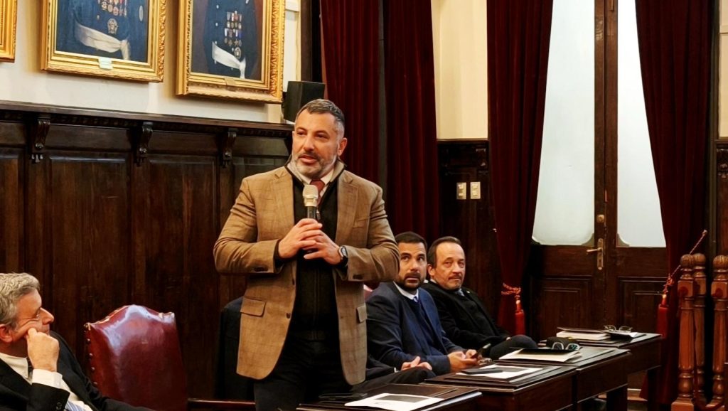 Voluntario Honorario Gustavo Hasb&uacute;n es nuevo Director de la 16&ordf; Compa&ntilde;&iacute;a