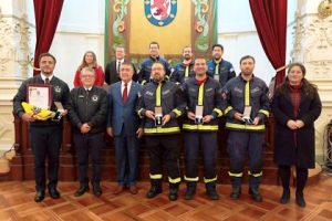 Integrantes del Grupo USAR recibieron la Medalla de Santiago