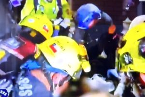 Grupo USAR-Chile rescat&oacute; con vida a guardia atrapado 8 d&iacute;as en edificio por terremotos de Venezuela