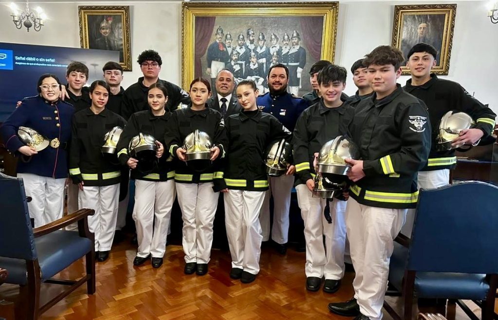 Brigada Juvenil Cuartel Almagro conmemor&oacute; su legado en solemne ceremonia de aniversario