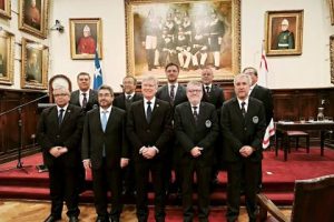 Bomberos de Santiago y Gran Logia de Chile refrendaron sus lazos centenarios