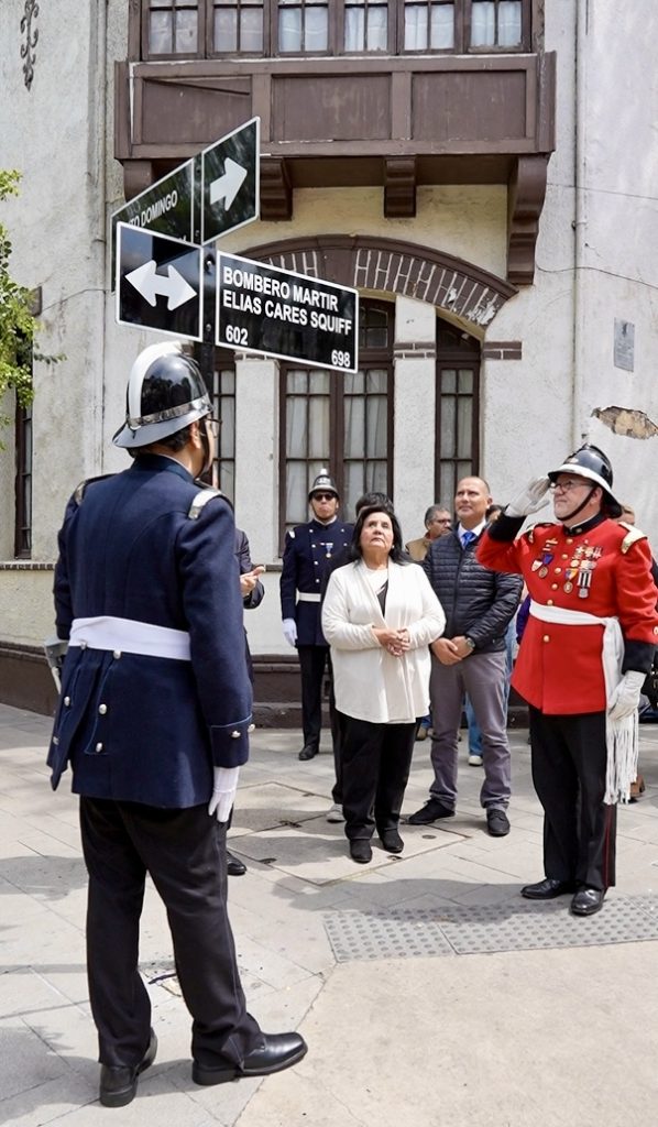 Calle de Santiago lleva nombre del Bombero M&aacute;rtir El&iacute;as Cares Squiff